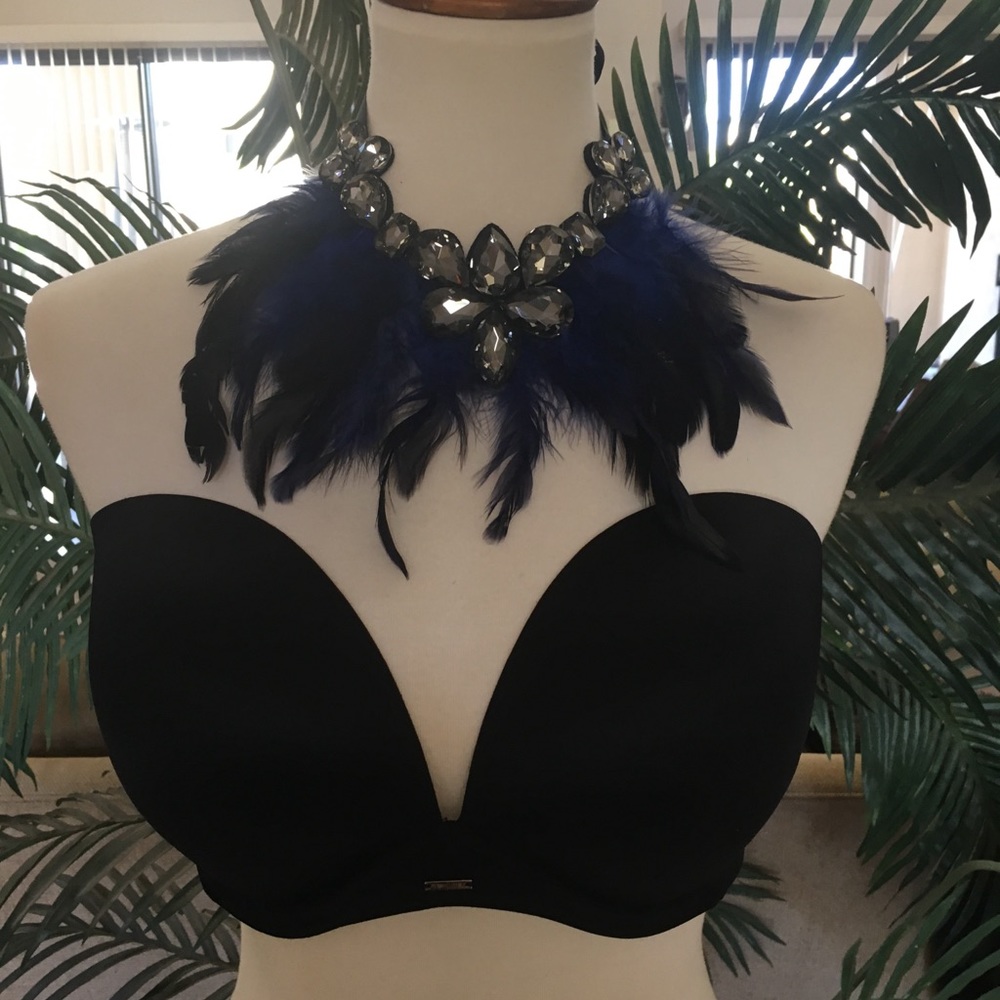 NWT Black strapless gel inserts  Bra BODY by V S